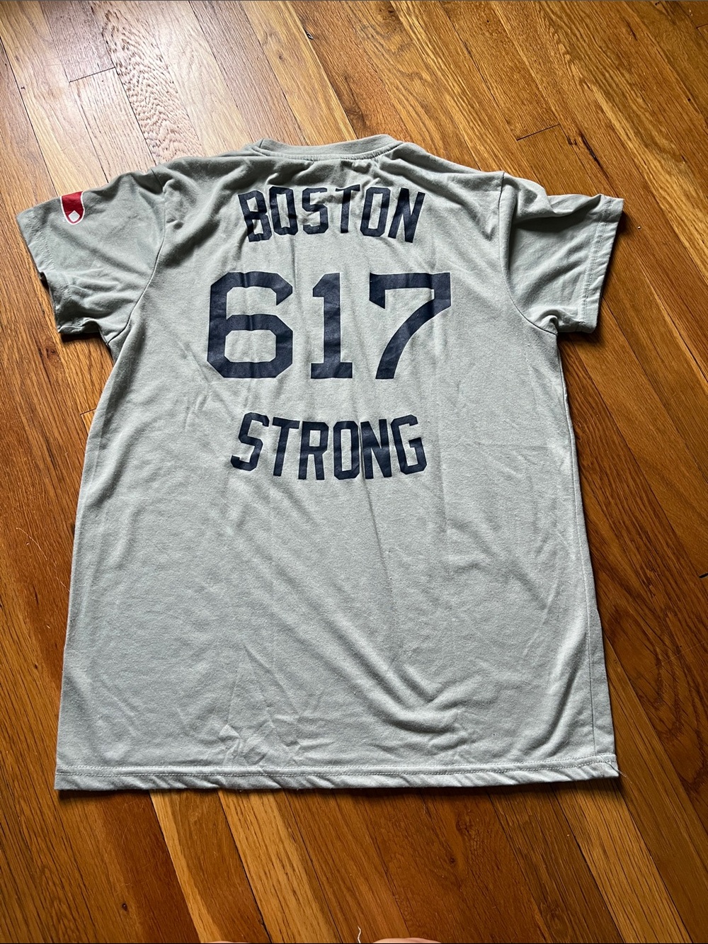 Boston Red Sox Boston Strong limited edition Unisex Short Sleeve Tee - Picture 2 of 2